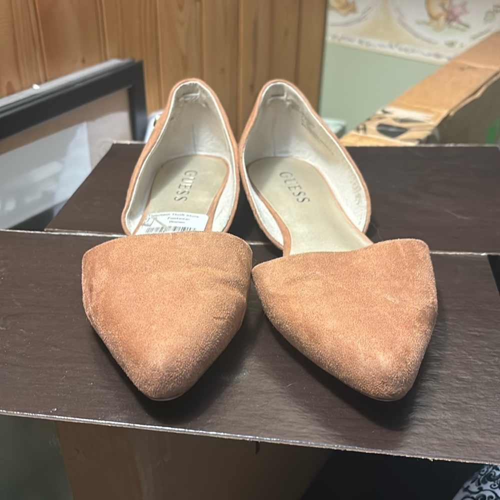 Guess Flats
